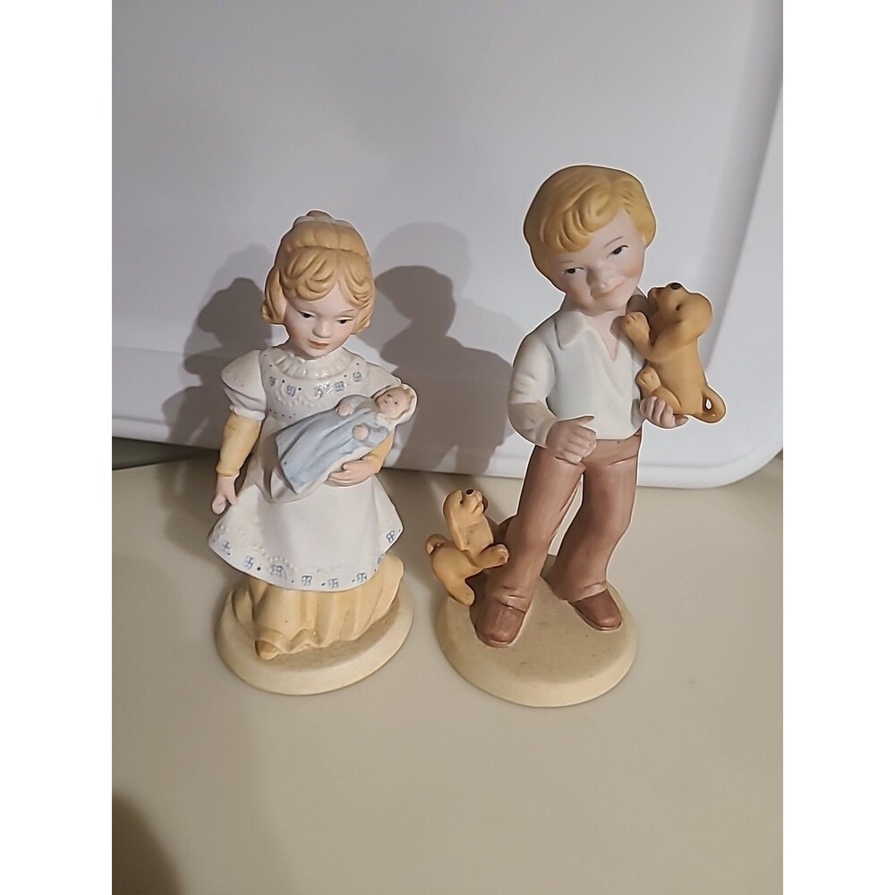 Vintage 1981 Avon Figurines Best Friends & A Mother’s Love Made in Japan,Taiwan